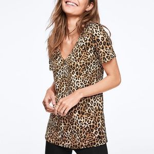 PINK Victoria's Secret Perfect Tee Shirt V Neck